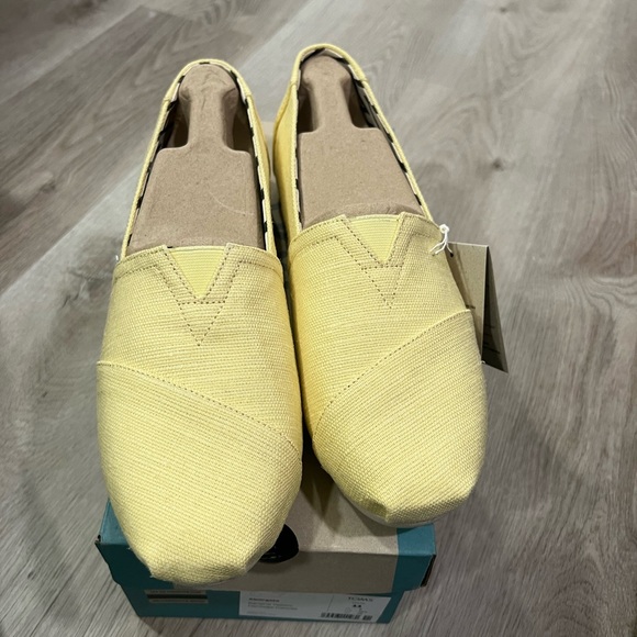 Toms Women's Banana Yellow Canvas Comfort Lightweight Alpargata heritage canvas - Picture 3 of 5